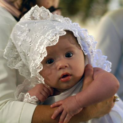 Kaip kūdikio apeigas pakrikštytas?