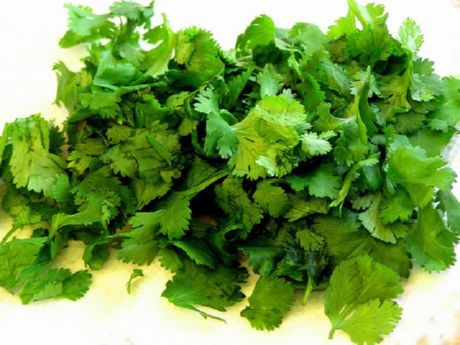 Kuriose žalumynuose yra daugiau vitaminų?